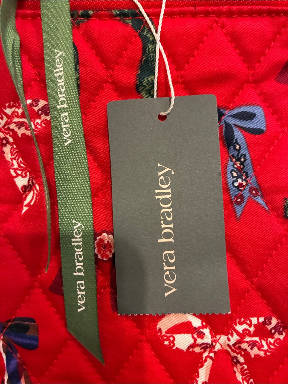 Vera Bradley Red Quilted Ultimate Travel Bag with Bow Print - Picture 2 of 9